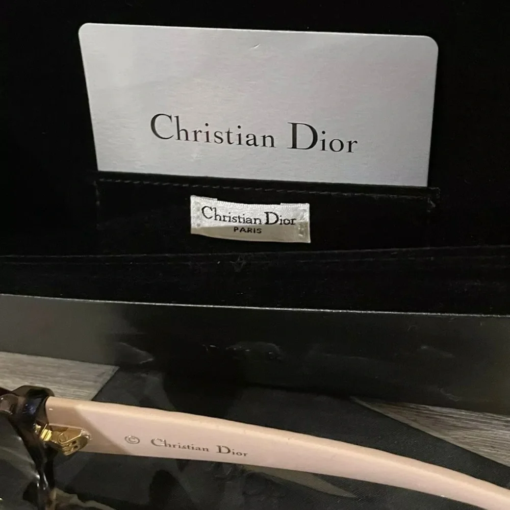 🎉HP🎉New Lady Dior Christian Dior Light Pink💖Studded 57mm Sunglasses Italy